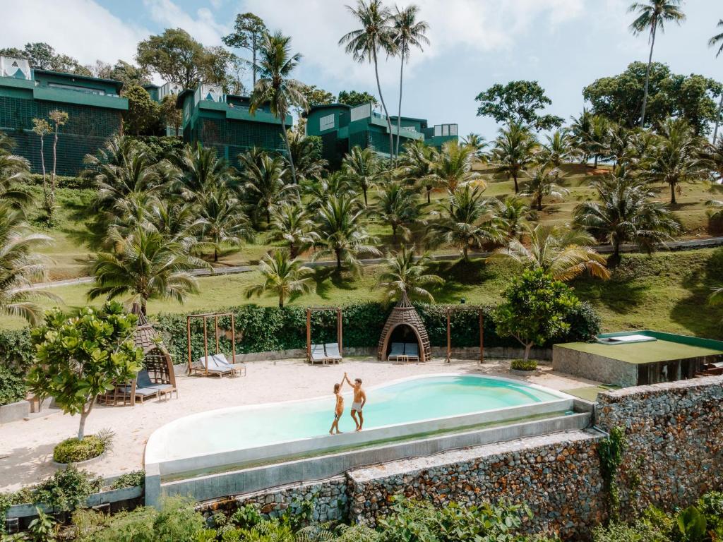 The Shore at Katathani infinity pool villa